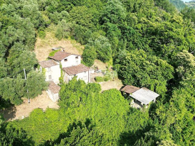 Casa indipendente da ristrutturare in domazzano 8, Borgo a Mozzano
