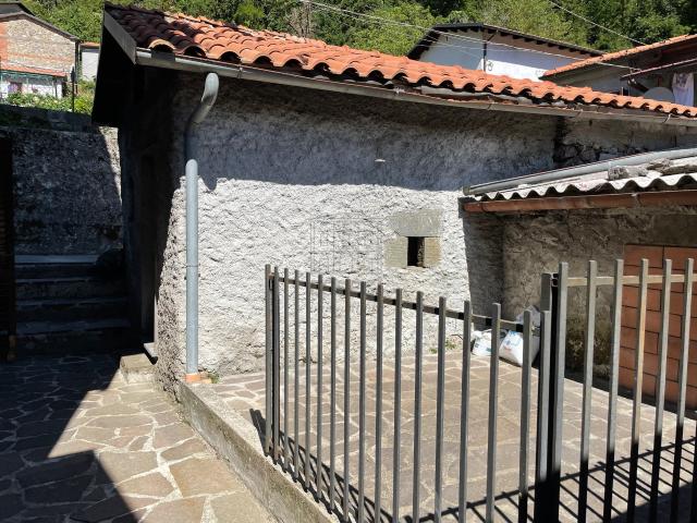 Casa indipendente da ristrutturare in località tarpini 5, Minucciano