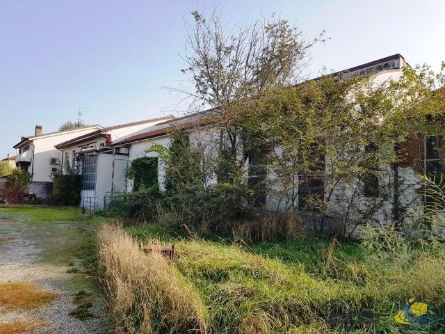 Casa indipendente da ristrutturare in strada del fienile 30, Sorbolo Mezzani
