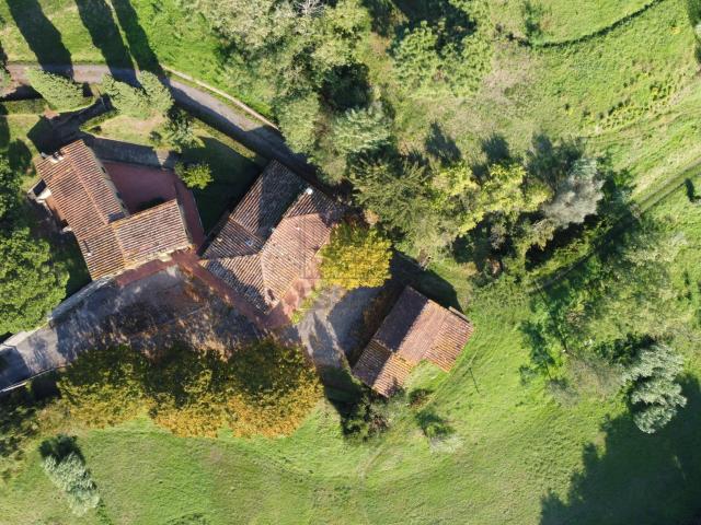 Casa indipendente da ristrutturare in via tofori, Capannori