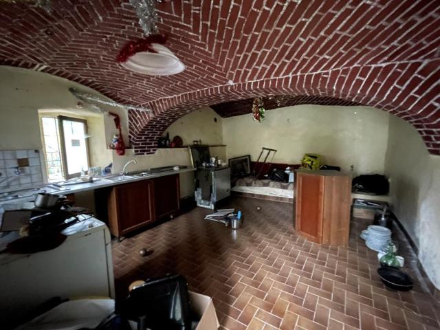 Casa indipendente da ristrutturare in via beltramone 17, Barge
