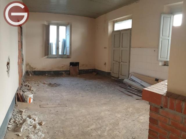 Casa indipendente da ristrutturare in via della guardia, Taurianova