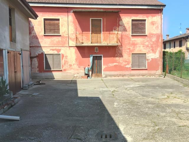 Casa indipendente da ristrutturare in via enrico fermi 13, Pieve Porto Morone