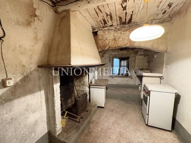 Casa indipendente da ristrutturare in via giucano, Fosdinovo