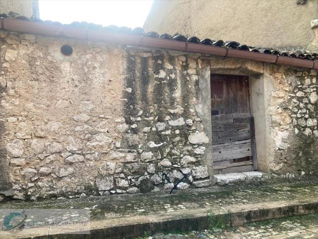 Casa indipendente da ristrutturare in via marchese arezzo, Prizzi