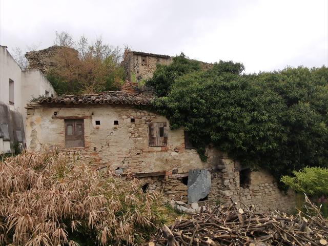 Casa indipendente da ristrutturare in via s. andrea, Vicoli