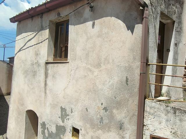 Casa indipendente da ristrutturare in via santo spirito 18, Bova