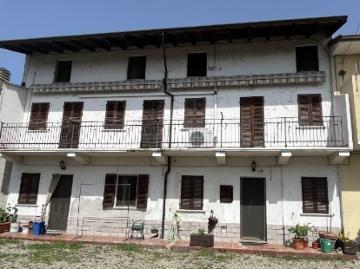 Casa indipendente da ristrutturare in viale dante alighieri 28, Vicolungo