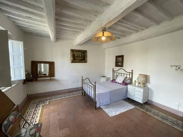 Casa indipendente da ristrutturare, Lucca fagnano