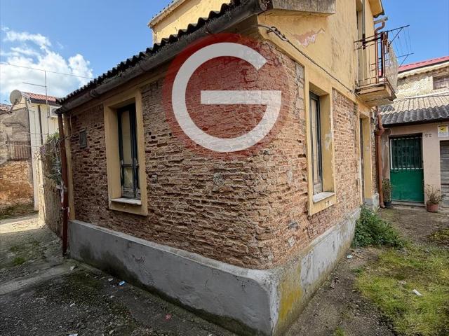Casa indipendente da ristrutturare, Taurianova centrale