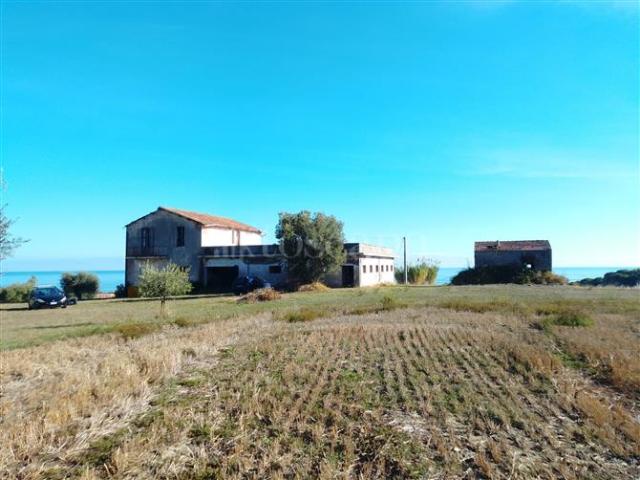 Casa Indipendente di 464 mq a Pineto