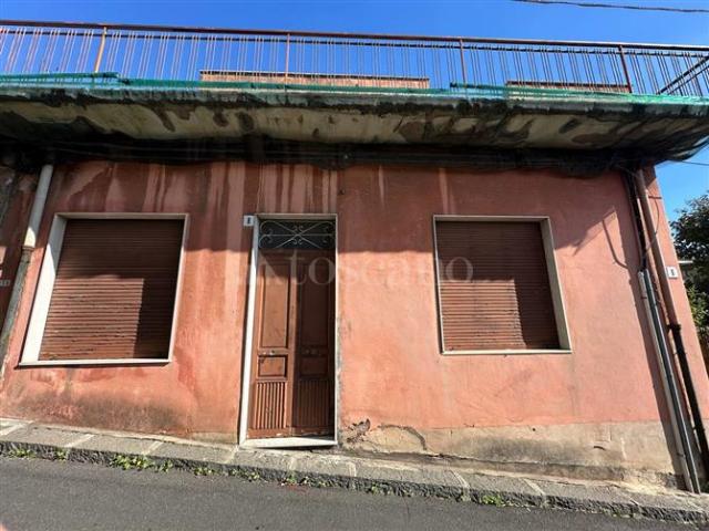Casa Indipendente di 75 mq a Centro Aci Castello