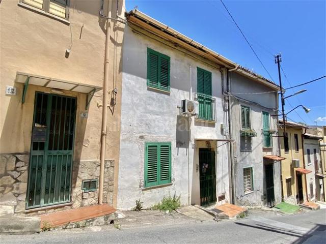 Casa Indipendente di 98 mq a Circumvallazione Messina