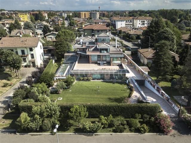 Casa Indipendente di 1500 mq a Pantigliate