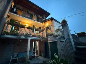 Casa Indipendente di 150 mq a Centro Carate Urio