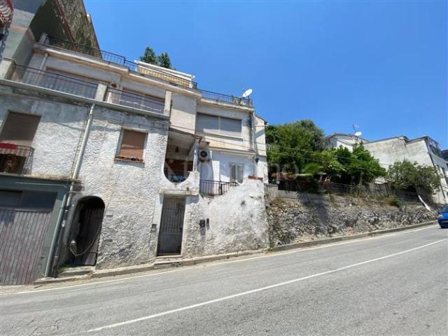 Casa Indipendente di 160 mq a Letojanni