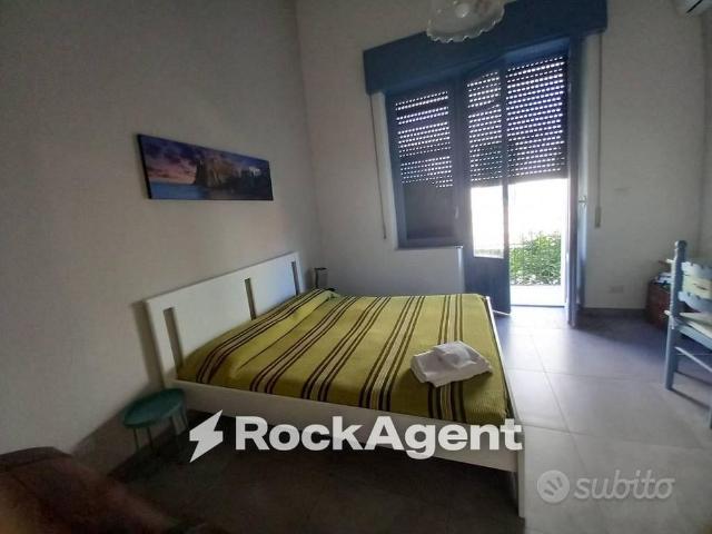 Casa indipendente di 169 m² con 4 locali a Aci Cas