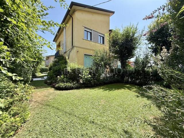 Casa Indipendente di 200 mq a Centro Peschiera del Garda