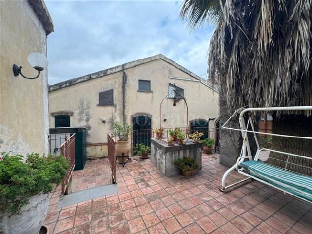 Casa Indipendente di 200 mq a Centro Viagrande