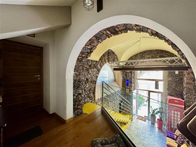 Casa Indipendente di 299 mq a Libertà, Stazione, Fiera Catania