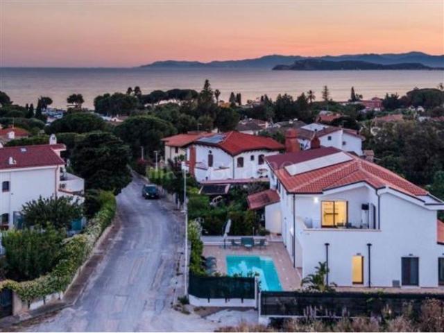 Casa Indipendente di 340 mq a Margine Rosso, Sant'Anastasia Quartu Sant'Elena
