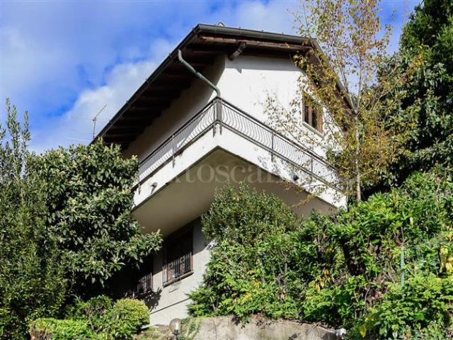 Casa Indipendente di 350 mq a Albate, Trecallo Como