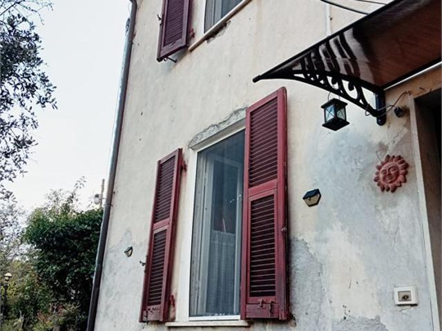 Casa indipendente in vendita, Ortonovo casano
