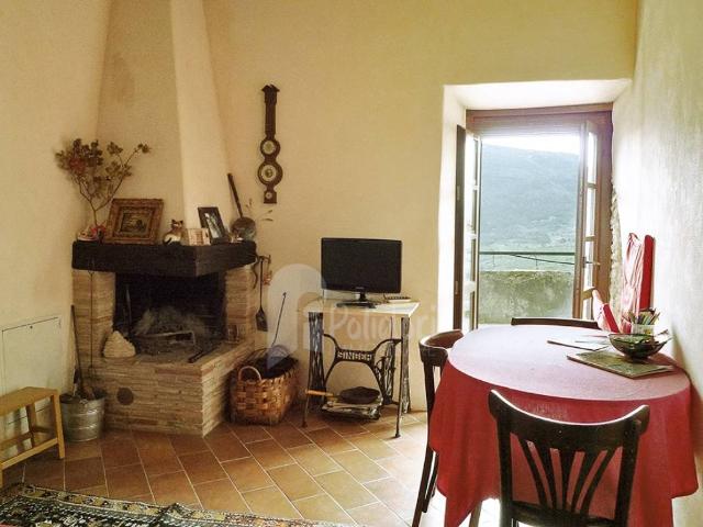 Casa indipendente in vendita a Cottanello RI
