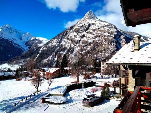 Casa indipendente in vendita a Courmayeur AO