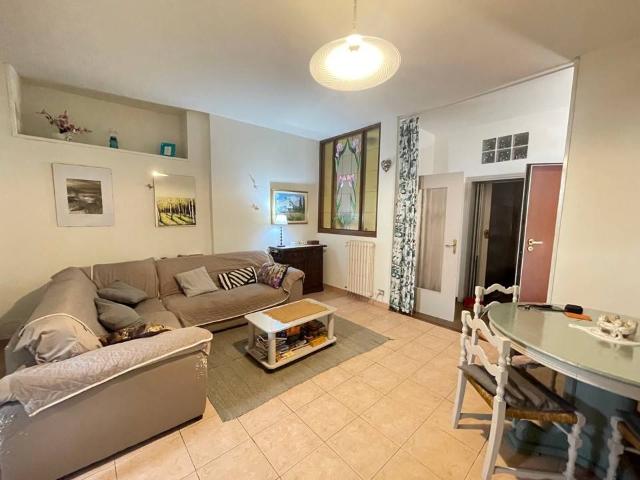 Casa indipendente in vendita a Cocquio Trevisago VA