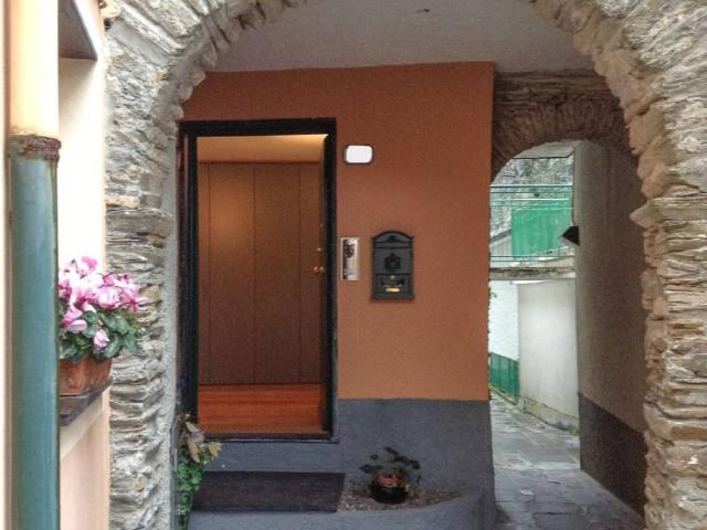 Casa indipendente in vendita a Cogorno GE