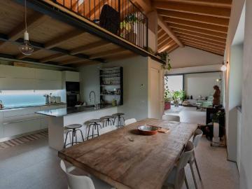 Casa indipendente in vendita a Colico LC