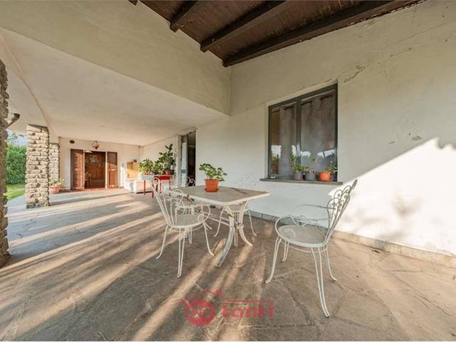 Casa indipendente in vendita a Colico LC