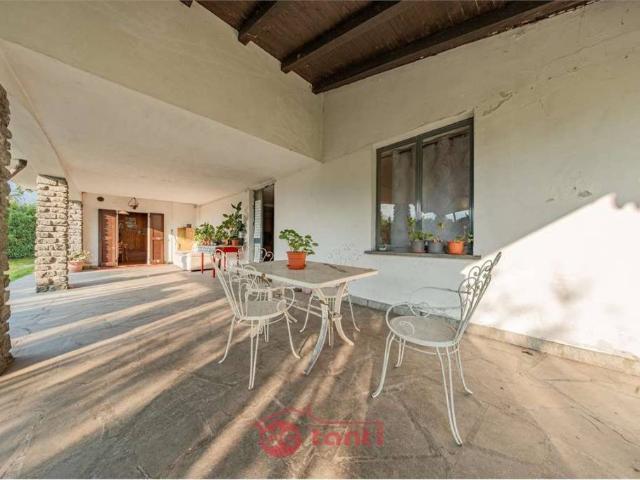 Casa indipendente in vendita a Colico via nazionale, 24