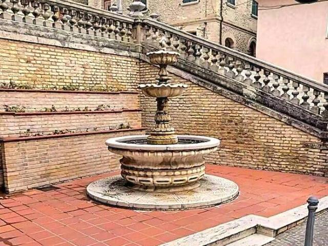 Casa indipendente in vendita a Colonnella TE