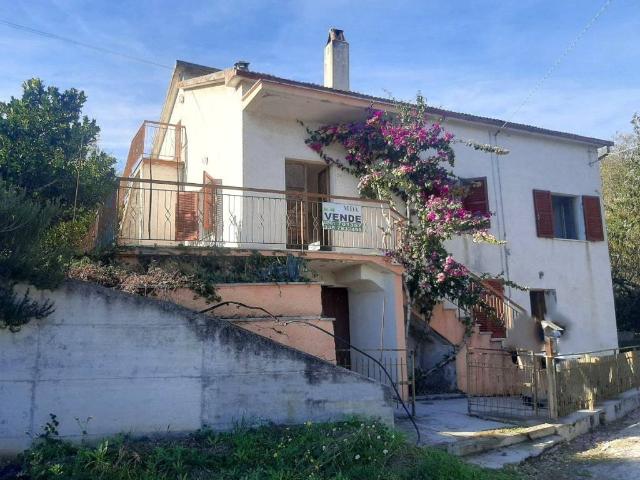 Casa indipendente in vendita a Colonnella TE