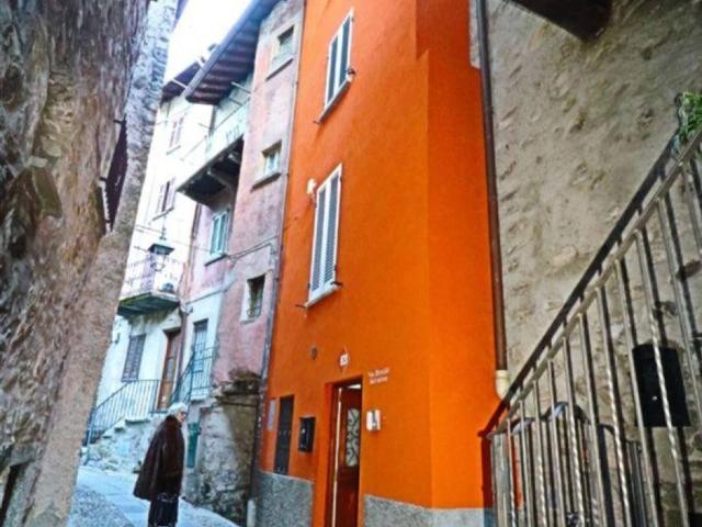 Casa indipendente in vendita a Colonno CO