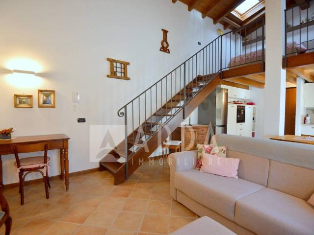 Casa indipendente in vendita a Colle Brianza LC