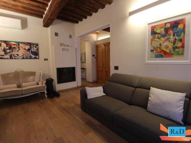 Casa indipendente in vendita a Colle di Val d'Elsa SI