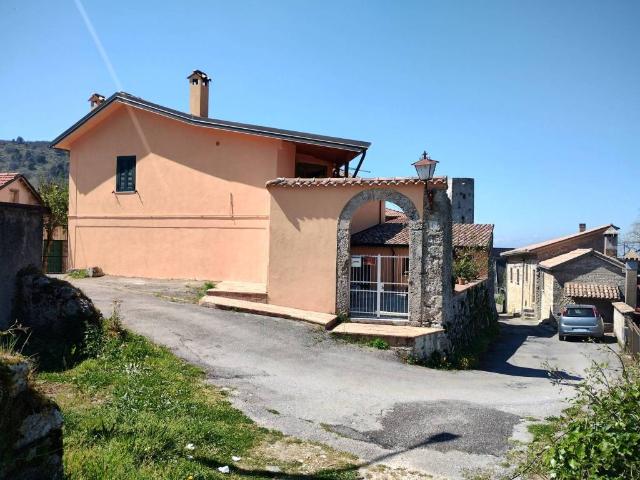 Casa indipendente in vendita a Colle San Magno FR