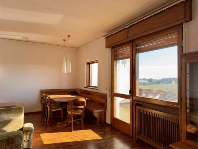 Casa indipendente in vendita a Colle Umberto TV