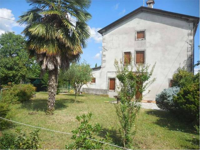 Casa indipendente in vendita a Colle Umberto TV