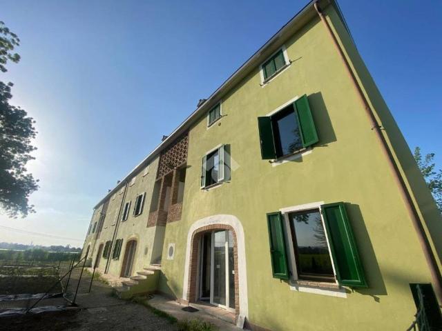 Casa indipendente in vendita a Collecchio PR