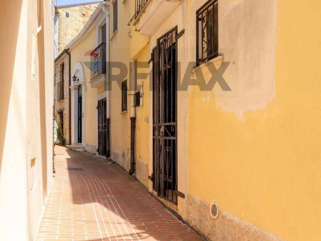 Casa indipendente in vendita a Collecorvino PE