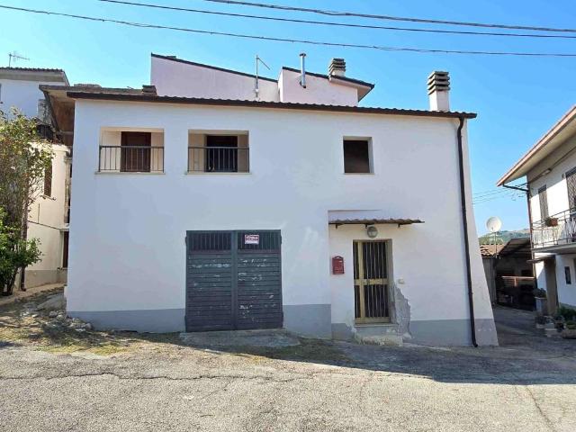 Casa indipendente in vendita a Colledara TE