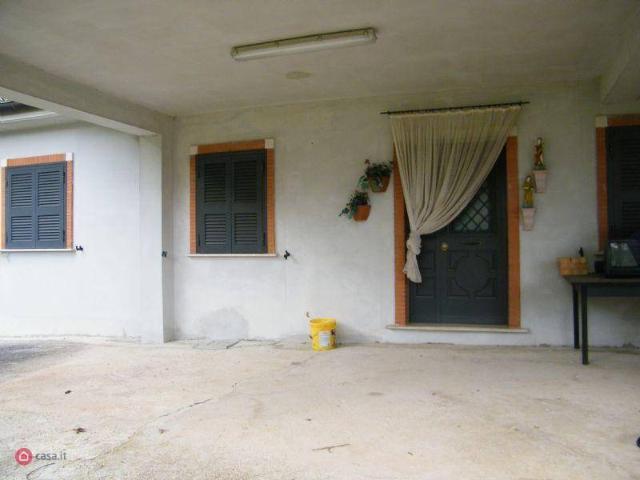 Casa indipendente in vendita a Collepardo FR