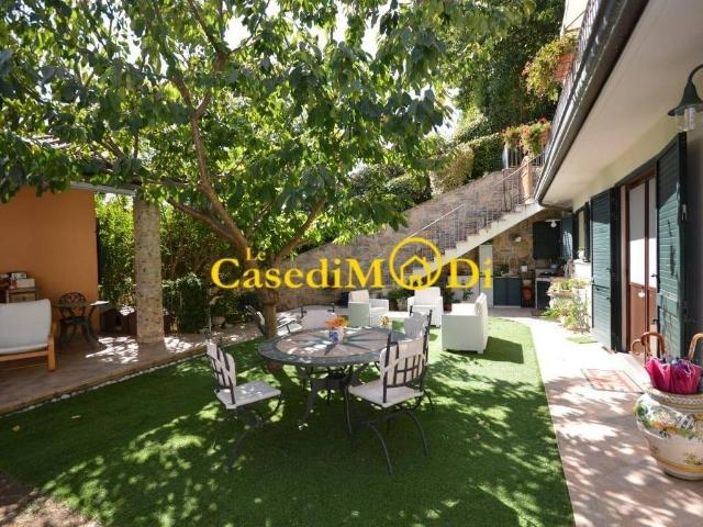 Casa indipendente in vendita a Collesalvetti LI