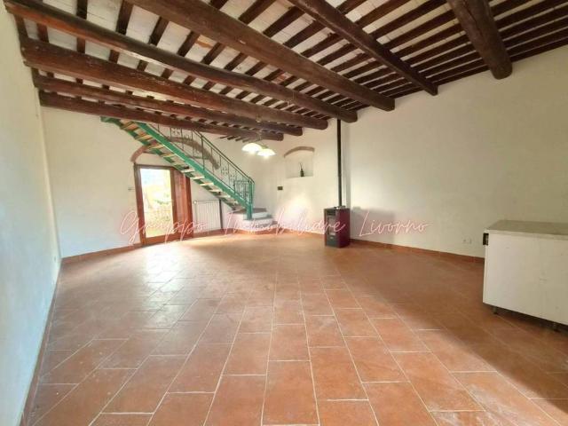 Casa indipendente in vendita a Collesalvetti LI