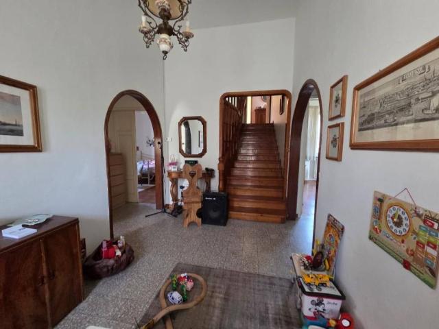 Casa indipendente in vendita a Collesalvetti LI