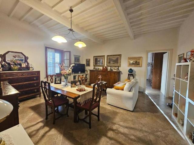 Casa indipendente in vendita a Collesalvetti LI